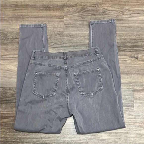 Gray Jeans - Picture 4 of 4